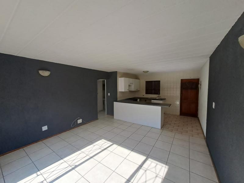 2 Bedroom Property for Sale in Helderkruin Gauteng