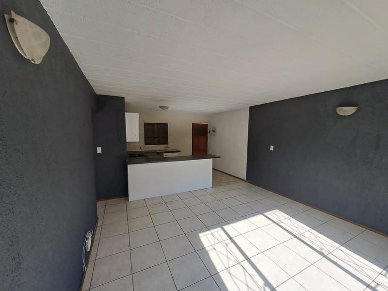 2 Bedroom Property for Sale in Helderkruin Gauteng