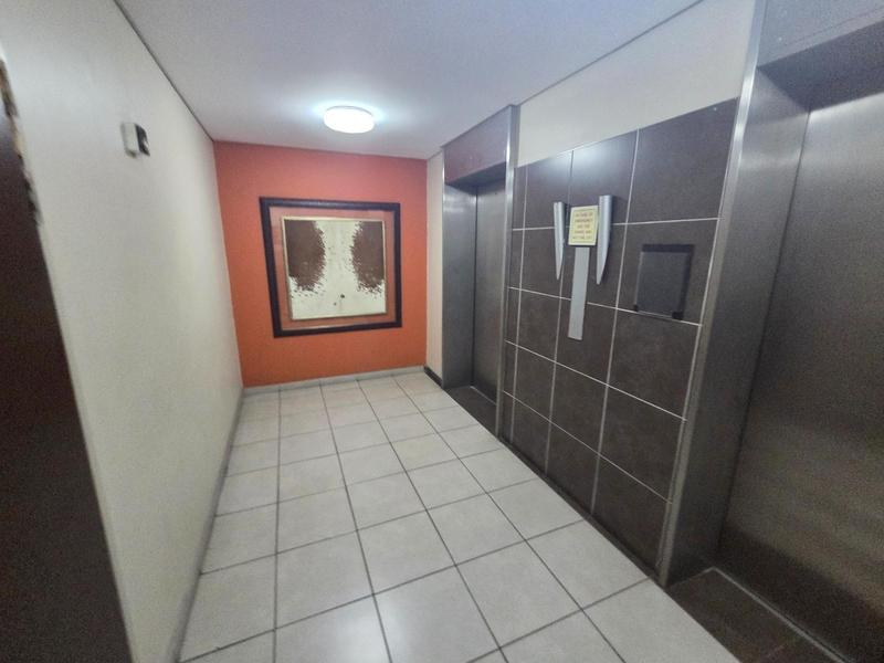 To Let 1 Bedroom Property for Rent in Marshalltown Gauteng