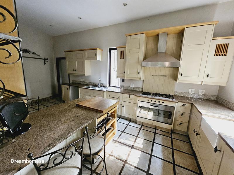 To Let 4 Bedroom Property for Rent in Morningside Gauteng