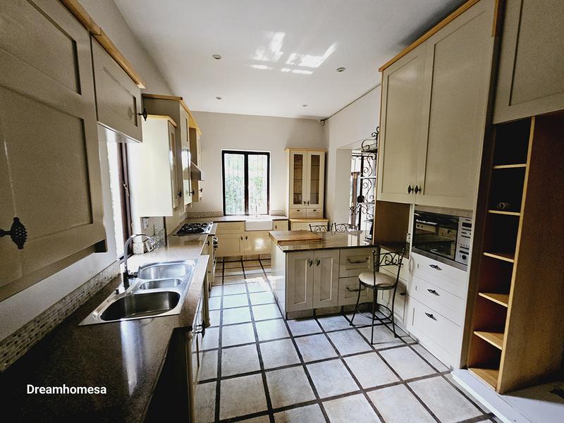 To Let 4 Bedroom Property for Rent in Morningside Gauteng