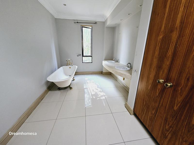 To Let 4 Bedroom Property for Rent in Morningside Gauteng