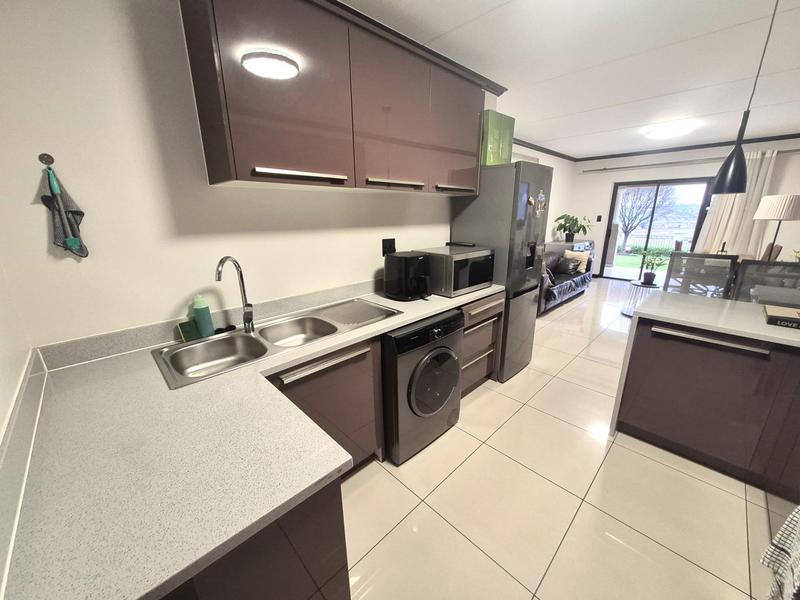 To Let 2 Bedroom Property for Rent in Blue Hills Gauteng