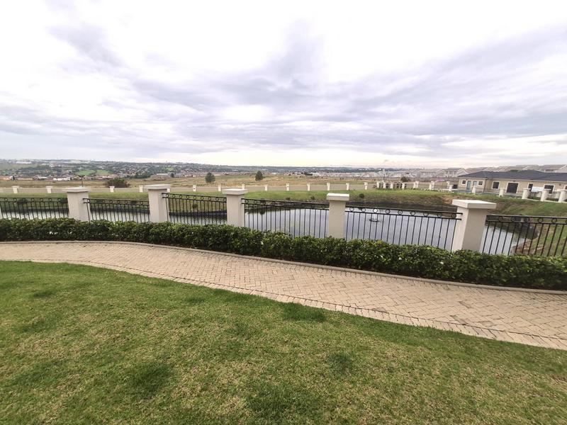 To Let 2 Bedroom Property for Rent in Blue Hills Gauteng