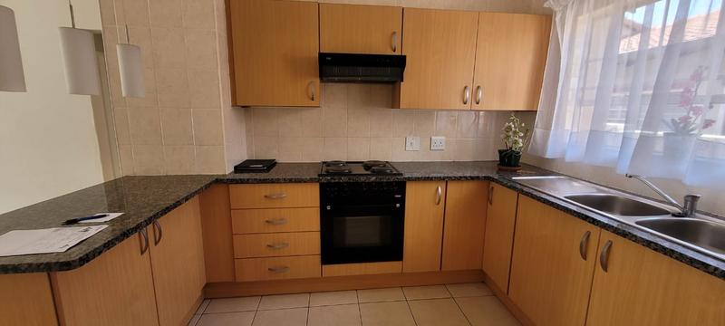 2 Bedroom Property for Sale in Mulbarton Gauteng