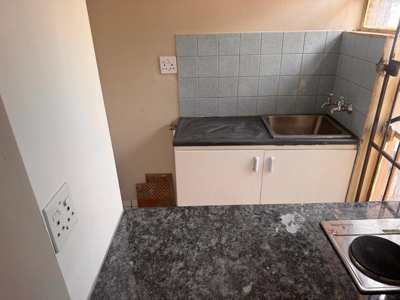 To Let 1 Bedroom Property for Rent in Wychwood Gauteng