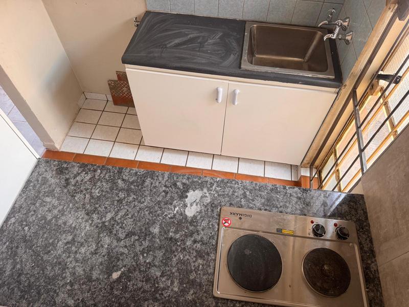 To Let 1 Bedroom Property for Rent in Wychwood Gauteng