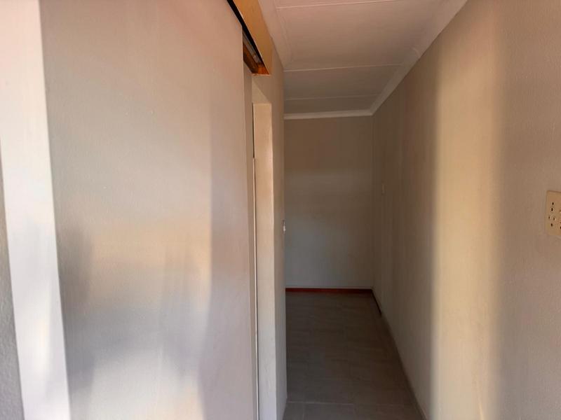 To Let 1 Bedroom Property for Rent in Wychwood Gauteng