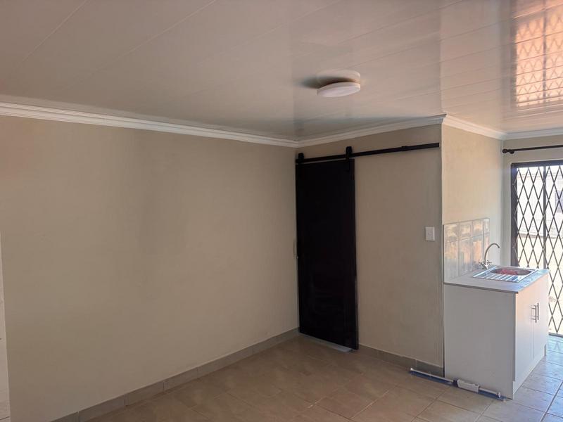 To Let 1 Bedroom Property for Rent in Wychwood Gauteng