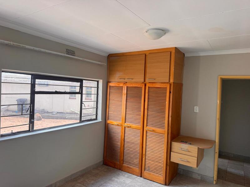 To Let 1 Bedroom Property for Rent in Wychwood Gauteng