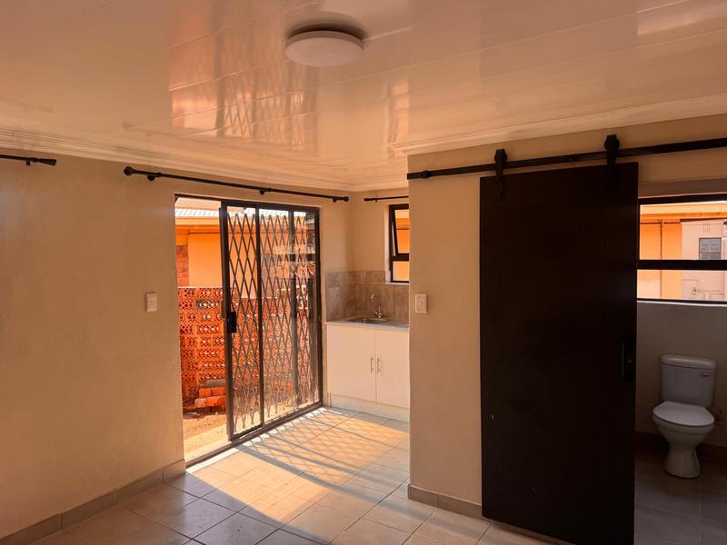 To Let 1 Bedroom Property for Rent in Wychwood Gauteng