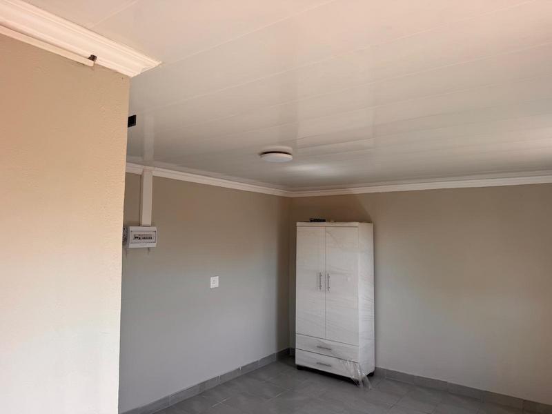 To Let 1 Bedroom Property for Rent in Wychwood Gauteng