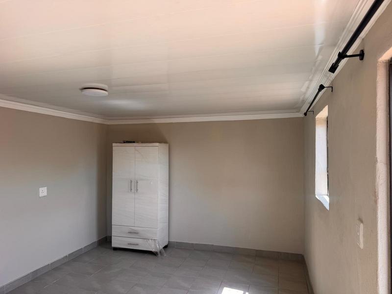 To Let 1 Bedroom Property for Rent in Wychwood Gauteng