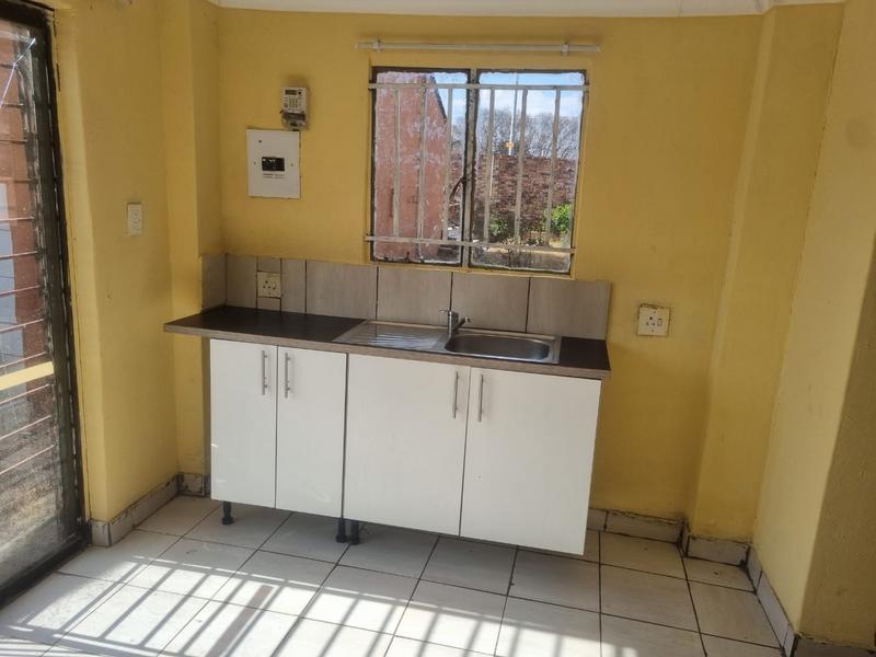 To Let 1 Bedroom Property for Rent in Primrose East Gauteng