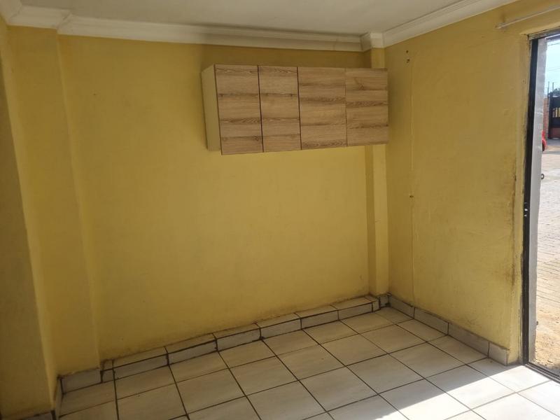 To Let 1 Bedroom Property for Rent in Primrose East Gauteng