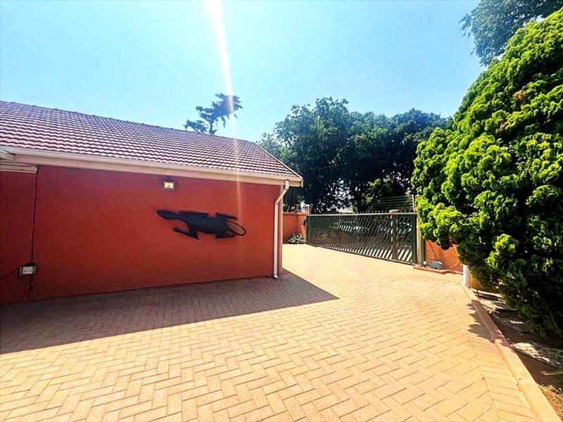 4 Bedroom Property for Sale in Beyers Park Gauteng