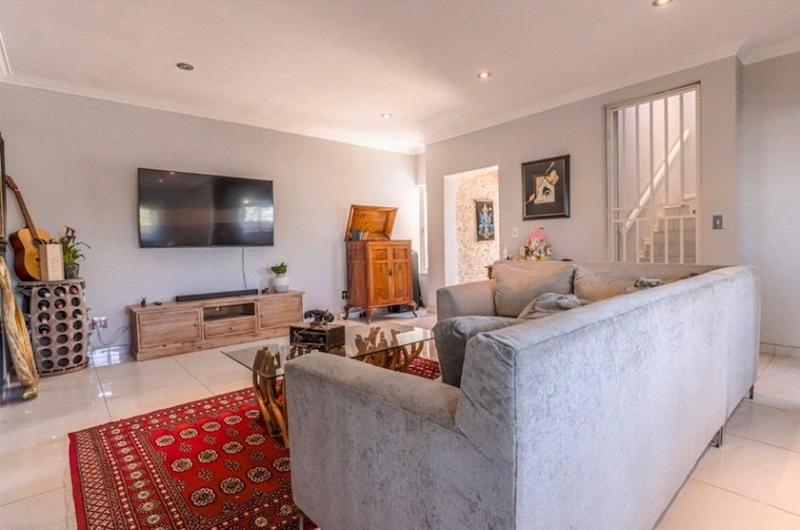 To Let 3 Bedroom Property for Rent in Pineslopes Gauteng