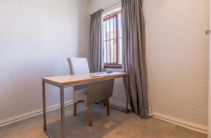 To Let 3 Bedroom Property for Rent in Pineslopes Gauteng