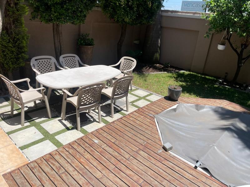 To Let 3 Bedroom Property for Rent in Pineslopes Gauteng