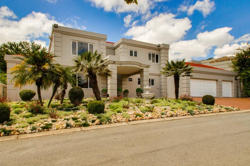 To Let 4 Bedroom Property for Rent in Dainfern Golf Estate Gauteng