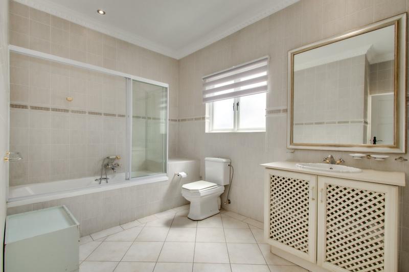 To Let 4 Bedroom Property for Rent in Dainfern Golf Estate Gauteng