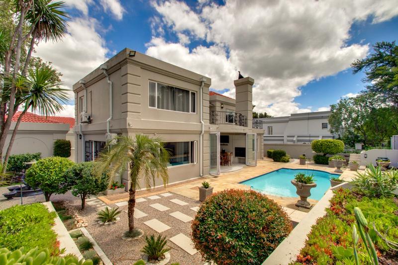 To Let 4 Bedroom Property for Rent in Dainfern Golf Estate Gauteng