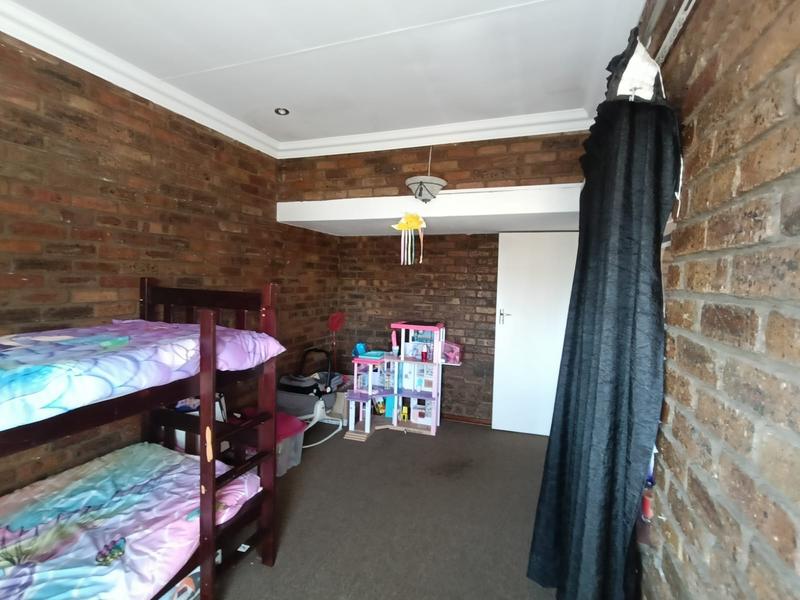 To Let 3 Bedroom Property for Rent in Casseldale Gauteng