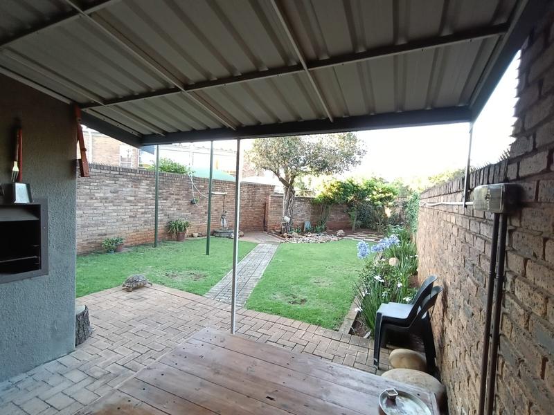 To Let 3 Bedroom Property for Rent in Casseldale Gauteng