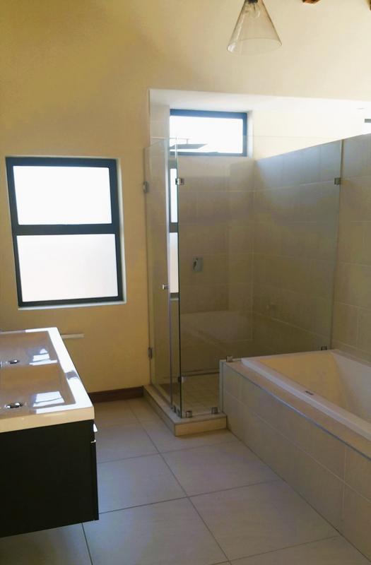 3 Bedroom Property for Sale in Copperleaf Estate Gauteng