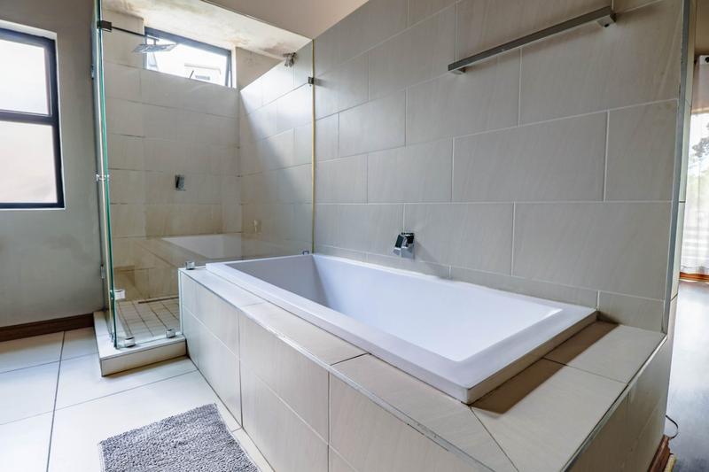 3 Bedroom Property for Sale in Copperleaf Estate Gauteng