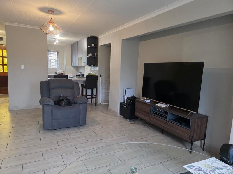 2 Bedroom Property for Sale in Sunninghill Gauteng