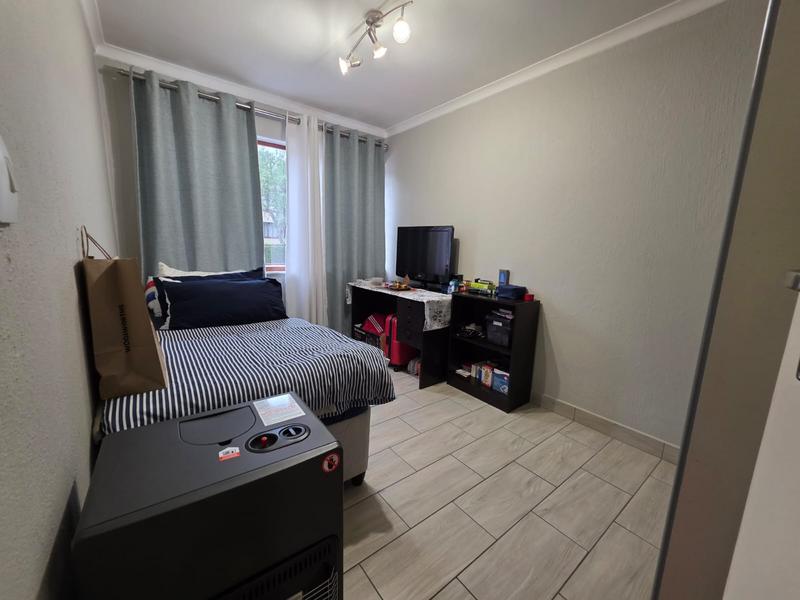 2 Bedroom Property for Sale in Sunninghill Gauteng