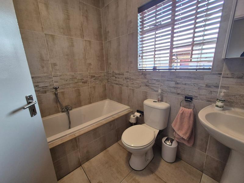 3 Bedroom Property for Sale in New Redruth Gauteng