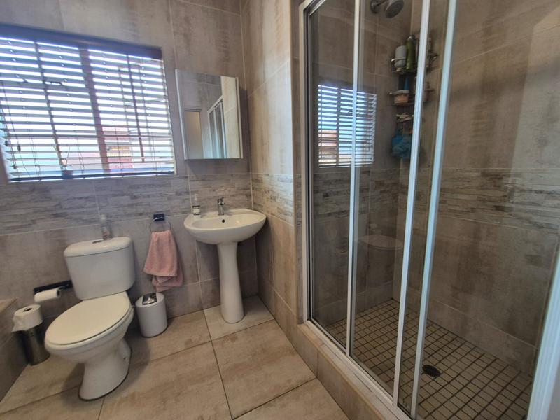 3 Bedroom Property for Sale in New Redruth Gauteng