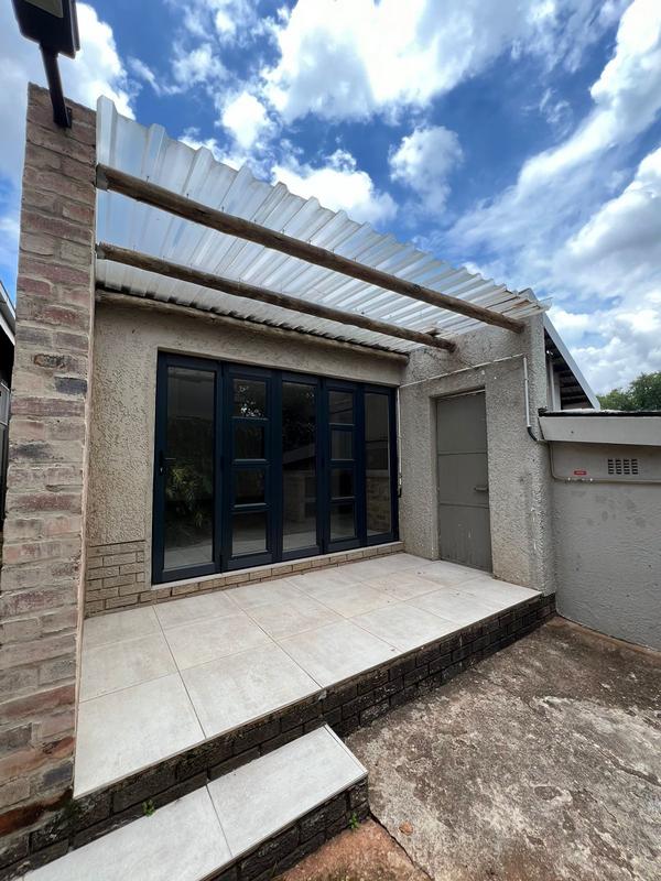 To Let 1 Bedroom Property for Rent in Lynnwood Manor Gauteng