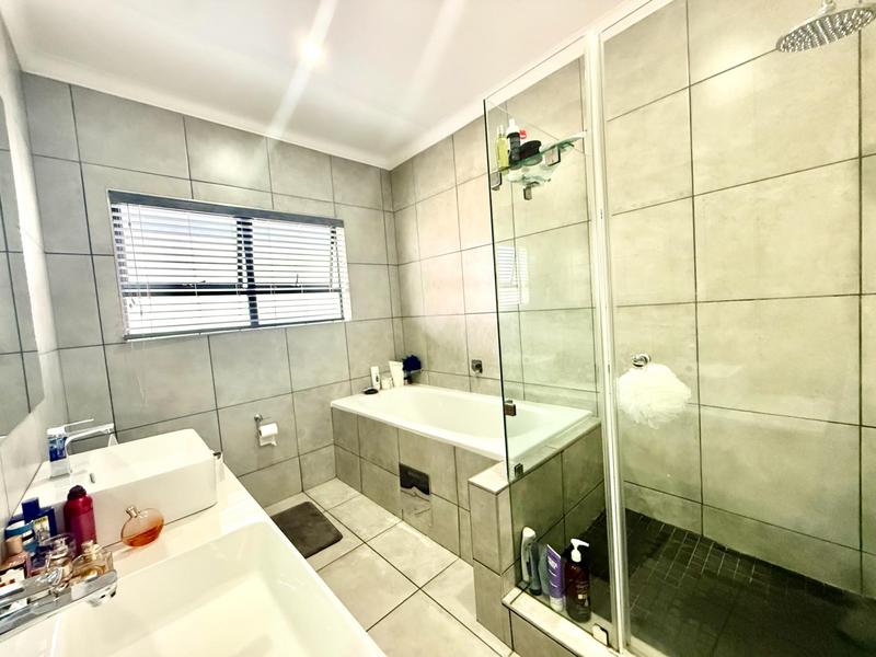 3 Bedroom Property for Sale in Silver Lakes Gauteng