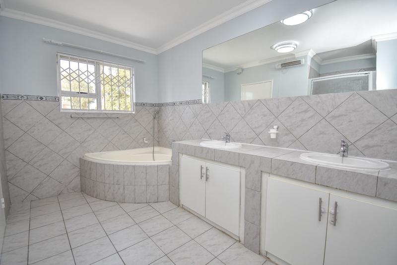 4 Bedroom Property for Sale in Sunninghill Gauteng