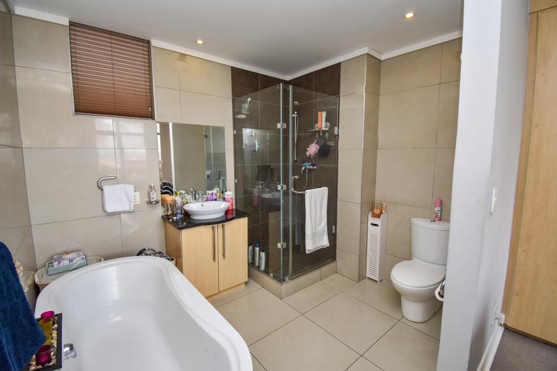 1 Bedroom Property for Sale in Sandton Central Gauteng