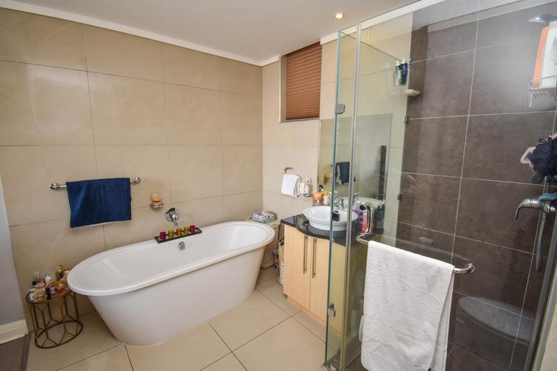 1 Bedroom Property for Sale in Sandton Central Gauteng