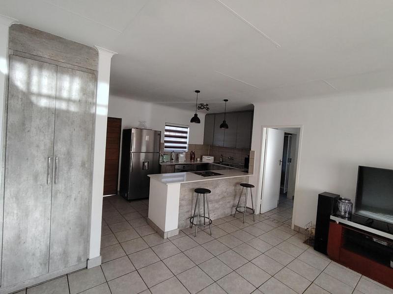 To Let 3 Bedroom Property for Rent in Monavoni Gauteng