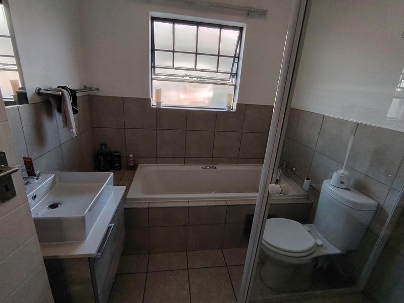 To Let 3 Bedroom Property for Rent in Monavoni Gauteng