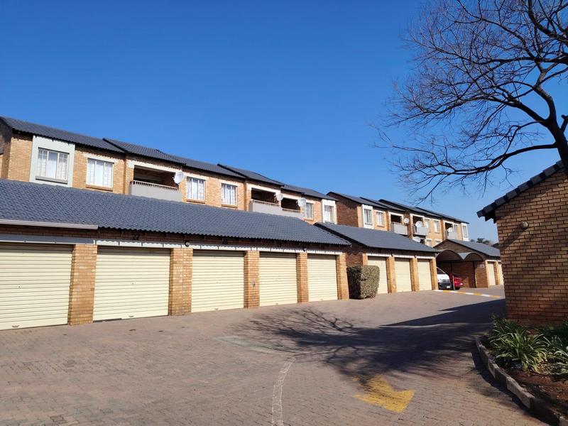 2 Bedroom Property for Sale in Monavoni Gauteng