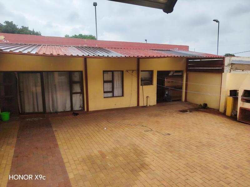 3 Bedroom Property for Sale in Roodepoort Gauteng