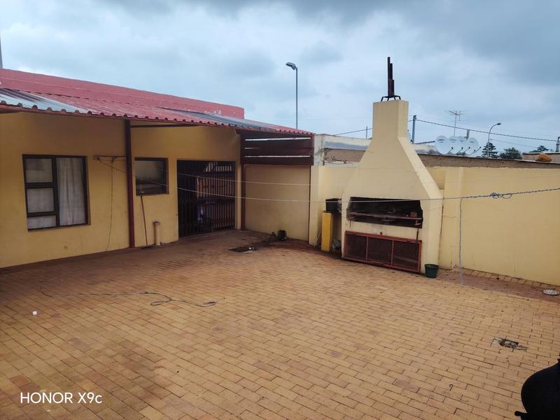 3 Bedroom Property for Sale in Roodepoort Gauteng