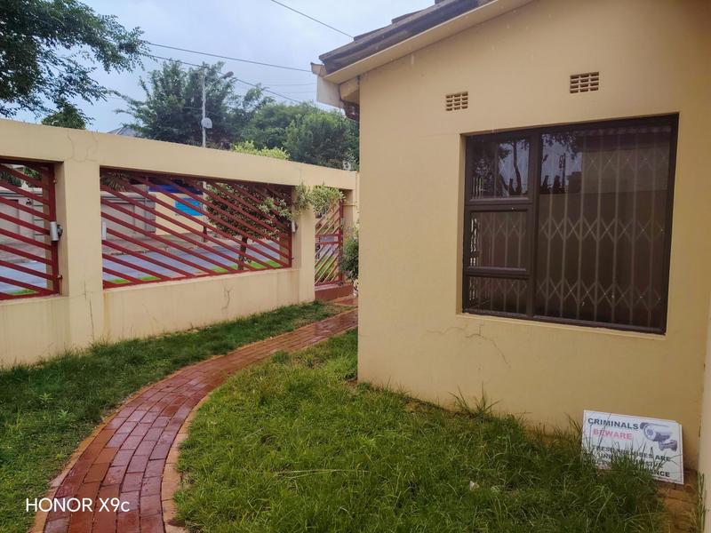 3 Bedroom Property for Sale in Roodepoort Gauteng