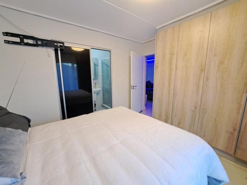 2 Bedroom Property for Sale in Mooikloof Gauteng