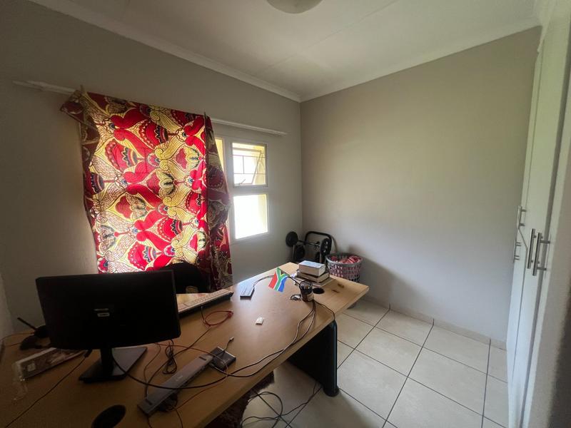 2 Bedroom Property for Sale in Pretoria North Gauteng