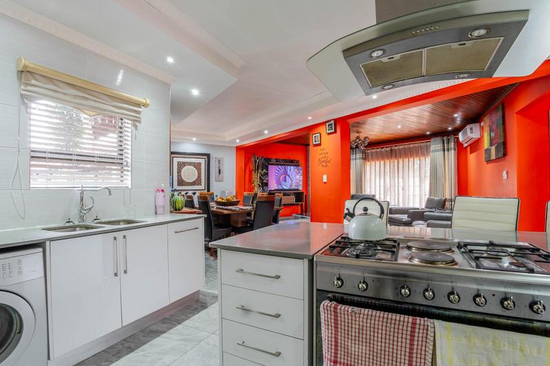 To Let 4 Bedroom Property for Rent in Meadowbrook Gauteng