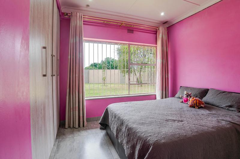 To Let 4 Bedroom Property for Rent in Meadowbrook Gauteng