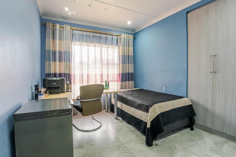 To Let 4 Bedroom Property for Rent in Meadowbrook Gauteng